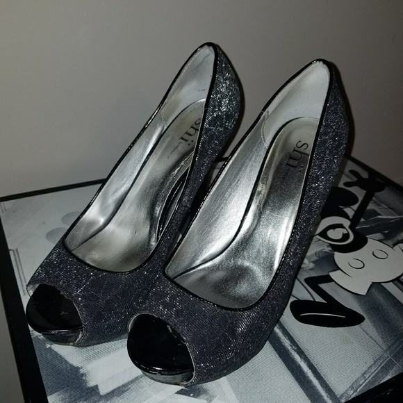 Heels-SOLD - Picture 3 of 6